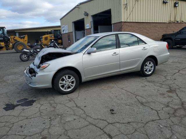 TOYOTA CAMRY LE 2004 with VIN 4T1BE32K94U825927 - Photo from auction
