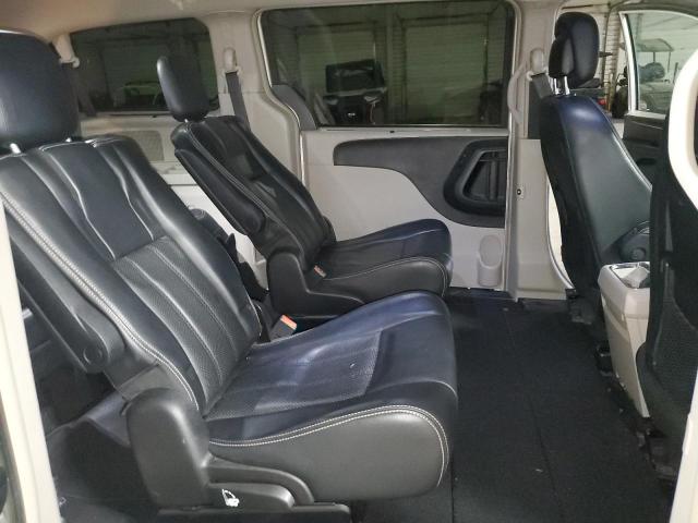 Photo 11 from auction – 2011 CHRYSLER TOWN & COU with VIN 2A4RR8DG8BR744662