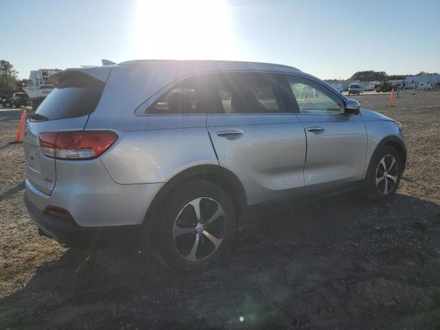 Photo 3 from auction – 2016 KIA SORENTO EX with VIN 5XYPH4A52GG093505