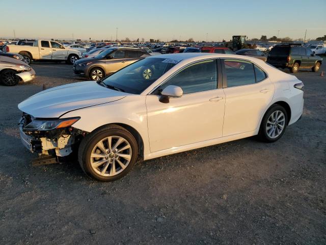 Photo 1 from auction – 2022 TOYOTA CAMRY LE with VIN 4T1R11AK2NU069729