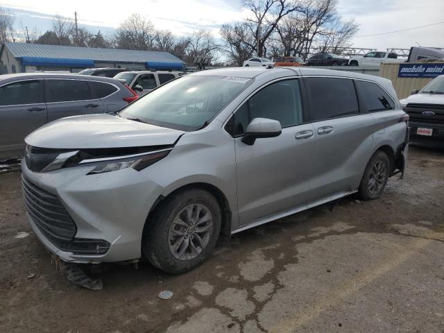 TOYOTA SIENNA LE 2022 with VIN 5TDKSKFC3NS062920 - Photo from auction