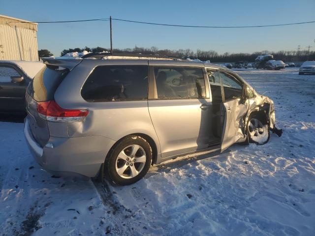 Photo 3 from auction – 2013 TOYOTA SIENNA LE with VIN 5TDKK3DC7DS282360