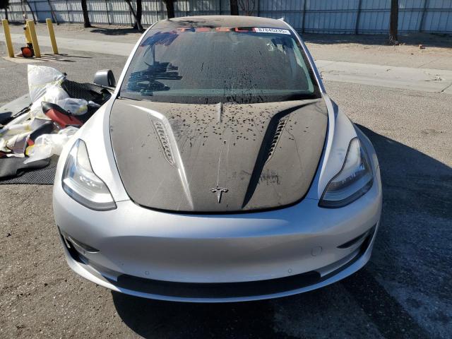 Photo 5 from auction – 2018 TESLA MODEL 3 with VIN 5YJ3E1EA3JF077289