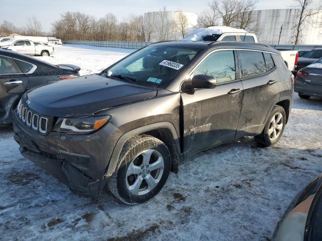JEEP COMPASS LA 2018 with VIN 3C4NJDBB9JT393641 - Photo from auction