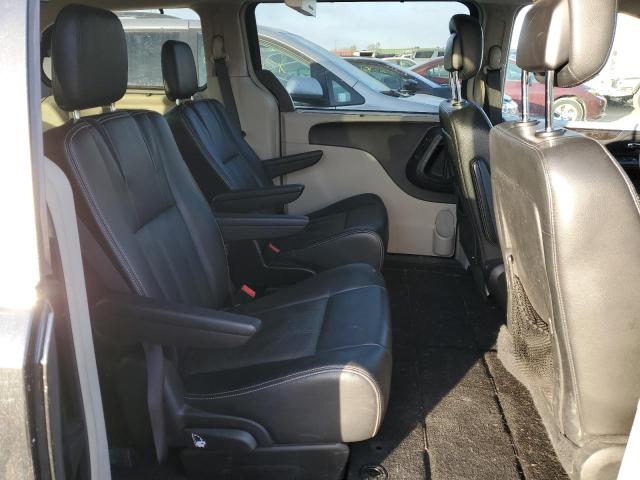 Photo 11 from auction – 2015 CHRYSLER TOWN & COU with VIN 2C4RC1CG5FR573715