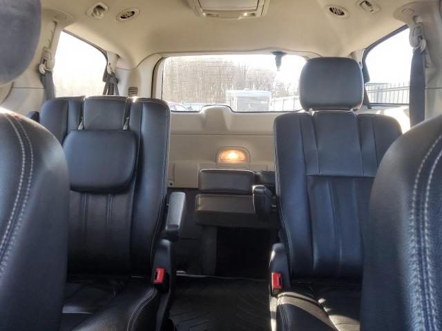 Photo 10 from auction – 2016 CHRYSLER TOWN & COU with VIN 2C4RC1BG9GR288678