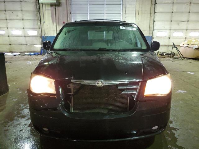 Photo 5 from auction – 2010 CHRYSLER TOWN & COU with VIN 2A4RR5DX2AR241772