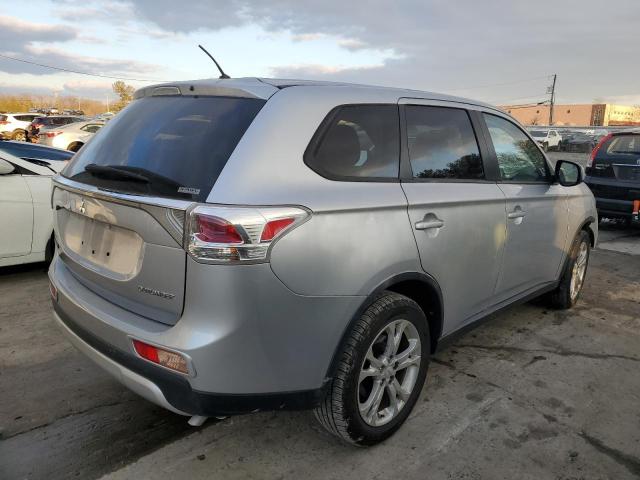 Photo 3 from auction – 2015 MITSUBISHI OUTLANDER with VIN JA4AZ3A39FZ005801