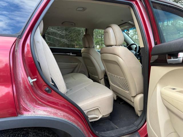 Photo 6 from auction – 2015 KIA SORENTO LX with VIN 5XYKTDA73FG575876