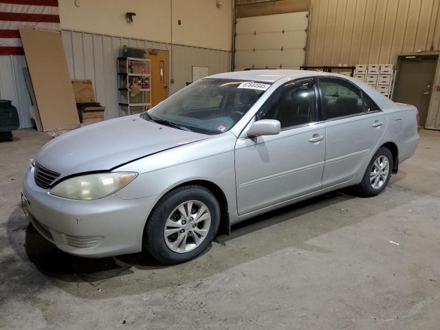TOYOTA CAMRY LE 2005 with VIN 4T1BF32K75U102012 - Photo from auction