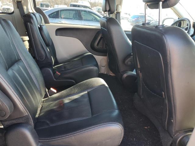 Photo 11 from auction – 2016 CHRYSLER TOWN & COU with VIN 2C4RC1BG6GR157966