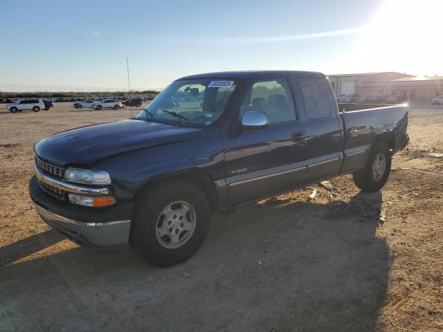 CHEVROLET SILVERADO 2000 with VIN 2GCEC19T4Y1271658 - Photo from auction