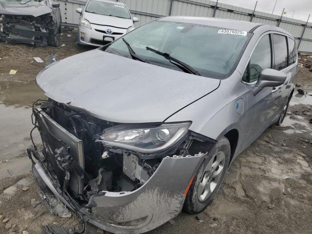CHRYSLER PACIFICA H 2018 with VIN 2C4RC1H73JR125068 - Photo from auction