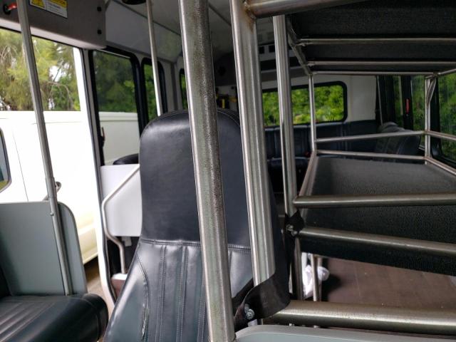 Photo 10 from auction – 2019 FORD ECONOLINE with VIN 1FDEE4F66KDC56080