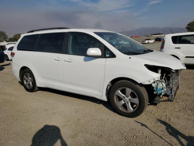 Photo 4 from auction – 2011 TOYOTA SIENNA LE with VIN 5TDKK3DC9BS032633