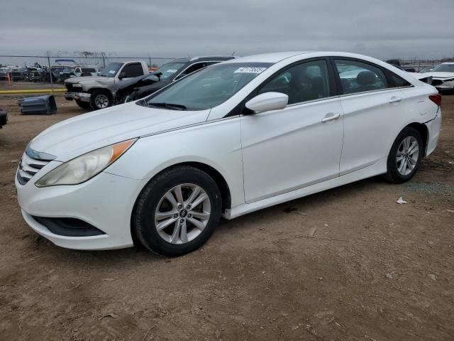 HYUNDAI SONATA GLS 2014 with VIN 5NPEB4AC9EH835881 - Photo from auction