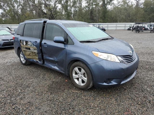 Photo 4 from auction – 2017 TOYOTA SIENNA LE with VIN 5TDKZ3DC0HS874541