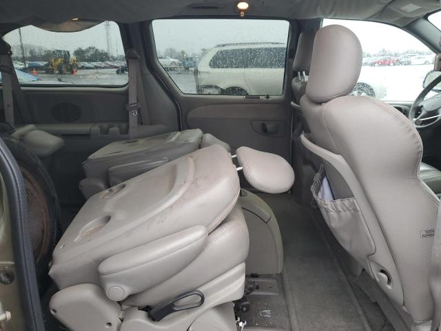 Photo 11 from auction – 2003 CHRYSLER TOWN & COU with VIN 2C8GP64L23R203594