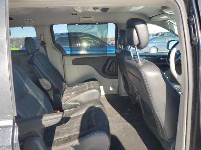 Photo 11 from auction – 2015 CHRYSLER TOWN & COU with VIN 2C4RC1CG7FR583680