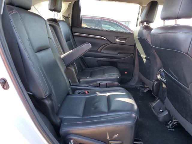 Photo 11 from auction – 2015 TOYOTA HIGHLANDER with VIN 5TDDCRFH0FS012178