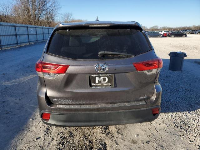 Photo 6 from auction – 2017 TOYOTA HIGHLANDER with VIN 5TDKZRFH5HS514595