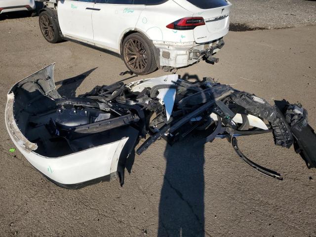 Photo 13 from auction – 2017 TESLA MODEL X with VIN 5YJXCAE27HF075426