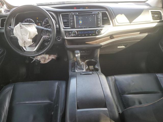 Photo 8 from auction – 2017 TOYOTA HIGHLANDER with VIN 5TDJZRFH8HS450063