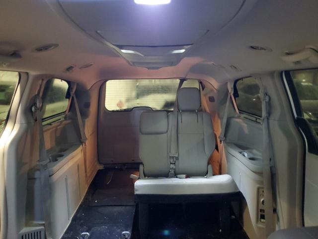 Photo 10 from auction – 2016 CHRYSLER TOWN & COU with VIN 2C4RC1BG1GR142405