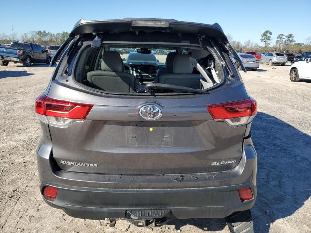 Photo 6 from auction – 2018 TOYOTA HIGHLANDER with VIN 5TDJZRFH4JS557939