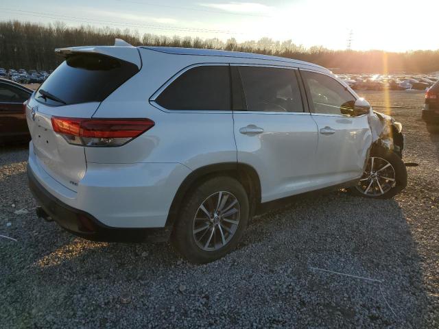 Photo 3 from auction – 2019 TOYOTA HIGHLANDER with VIN 5TDKZRFH8KS573003