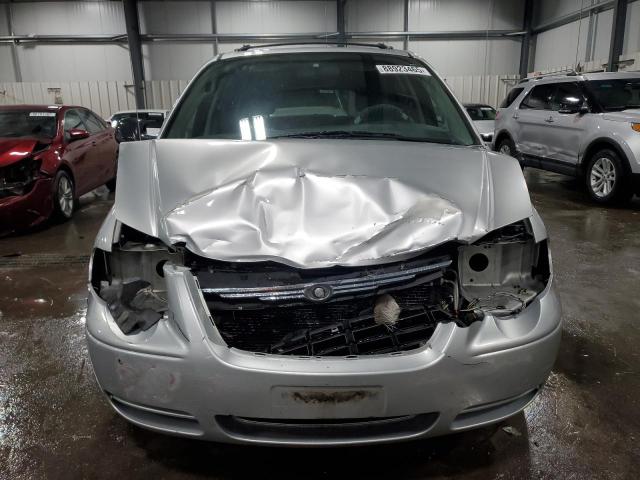 Photo 5 from auction – 2006 CHRYSLER TOWN & COU with VIN 2A4GP54L46R714332
