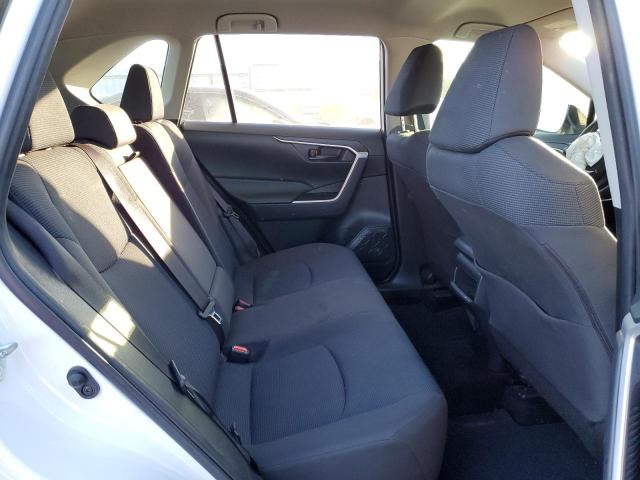 Photo 10 from auction – 2019 TOYOTA RAV4 LE with VIN JTMH1RFV8KD032357
