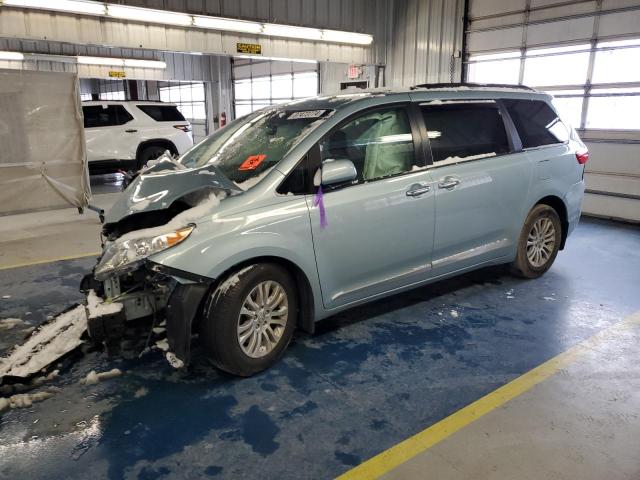TOYOTA SIENNA XLE 2017 with VIN 5TDYZ3DC6HS854997 - Photo from auction