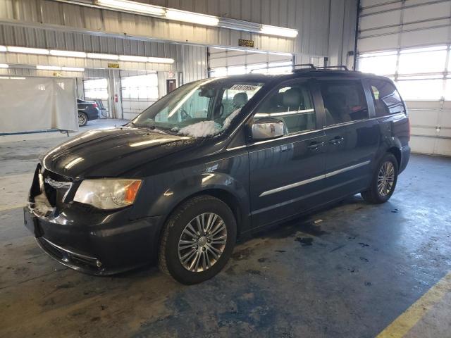 CHRYSLER TOWN & COU 2014 with VIN 2C4RC1CG8ER215202 - Photo from auction
