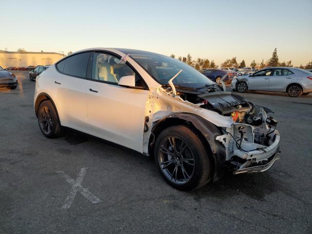 Снимка 4 от търг – 2025 TESLA MODEL Y с VIN 7SAYGDED3SF222525