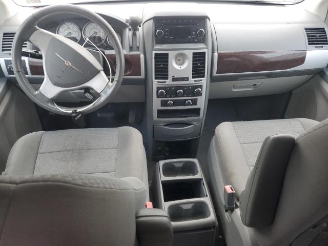 Photo 8 from auction – 2010 CHRYSLER TOWN & COU with VIN 2A4RR5D16AR212500