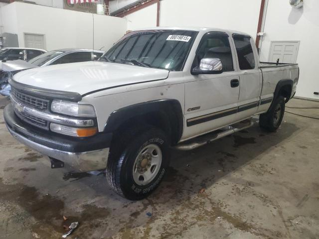 CHEVROLET SILVERADO 2000 with VIN 1GCGK29U2YE409366 - Photo from auction