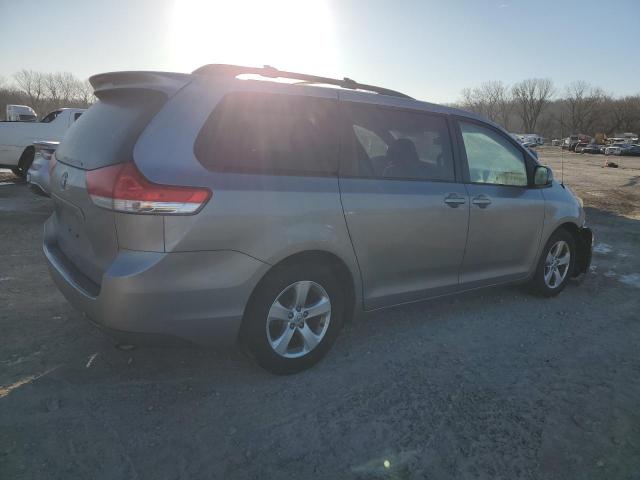 Photo 3 from auction – 2013 TOYOTA SIENNA LE with VIN 5TDKK3DC2DS395228