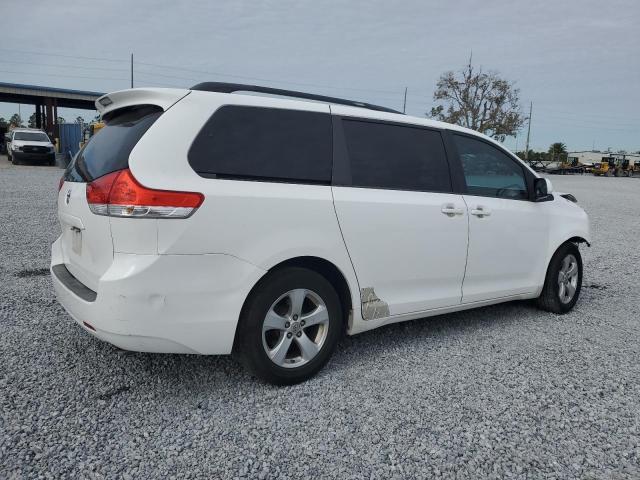 Photo 3 from auction – 2013 TOYOTA SIENNA LE with VIN 5TDKK3DC6DS310939