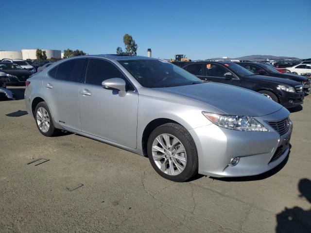 Photo 4 from auction – 2014 LEXUS ES 300H with VIN JTHBW1GG4E2075942