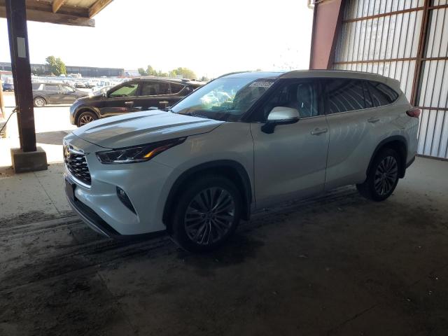 TOYOTA HIGHLANDER 2022 with VIN 5TDFZRBH7NS195994 - Photo from auction