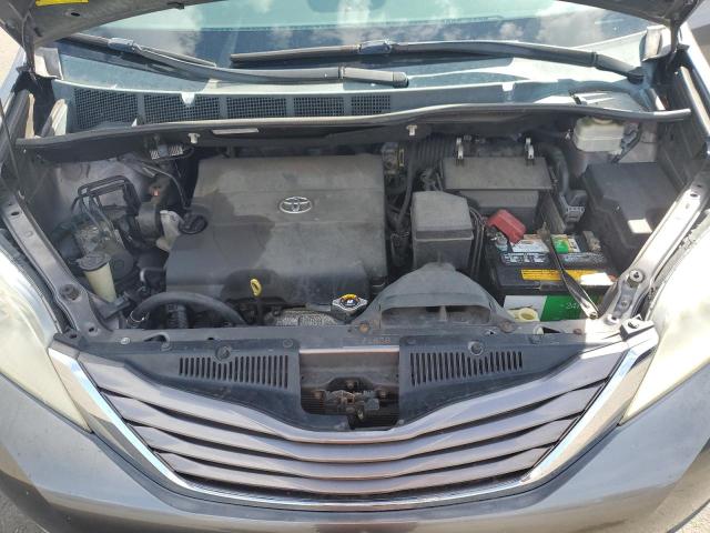 Photo 12 from auction – 2015 TOYOTA SIENNA LE with VIN 5TDKK3DC9FS527324