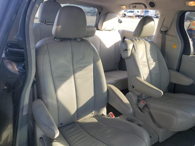 Photo 11 from auction – 2011 TOYOTA SIENNA XLE with VIN 5TDYK3DC5BS010705