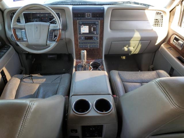 Photo 8 from auction – 2011 LINCOLN NAVIGATOR with VIN 5LMJJ2H54BEJ07080