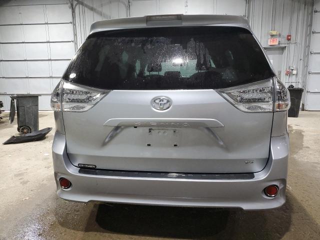 Photo 6 from auction – 2018 TOYOTA SIENNA SE with VIN 5TDXZ3DC0JS920879