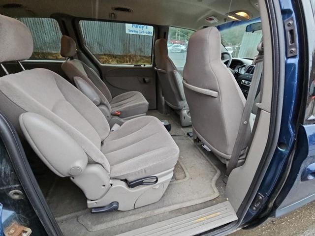 Photo 6 from auction – 2002 DODGE GRAND CARA with VIN 2B4GP44R12R704322