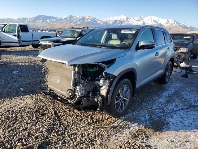 TOYOTA HIGHLANDER 2019 with VIN 5TDJZRFH0KS619807 - Photo from auction