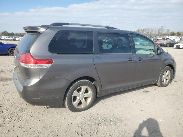 Photo 3 from auction – 2013 TOYOTA SIENNA LE with VIN 5TDKK3DC5DS323357