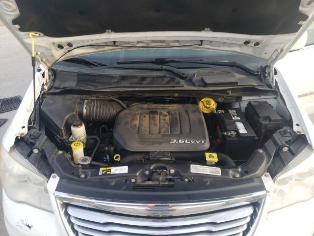 Photo 12 from auction – 2014 CHRYSLER TOWN & COU with VIN 2C4RC1BG2ER381488