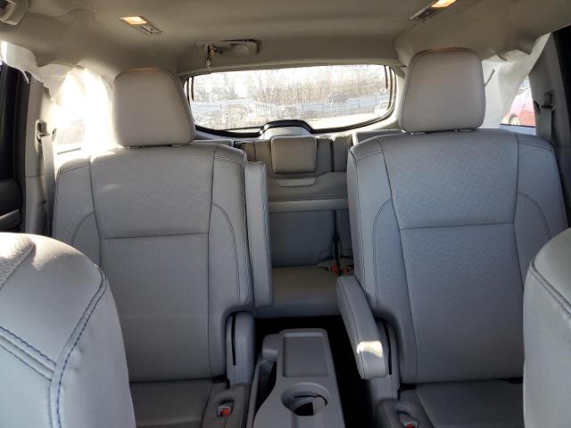 Photo 10 from auction – 2019 TOYOTA HIGHLANDER with VIN 5TDDGRFHXKS069762